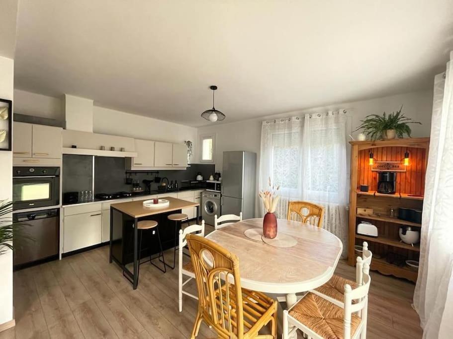 Superbe Appartement Avec Salle De Jeux Vaux-lès-Saint-Claude Exterior foto